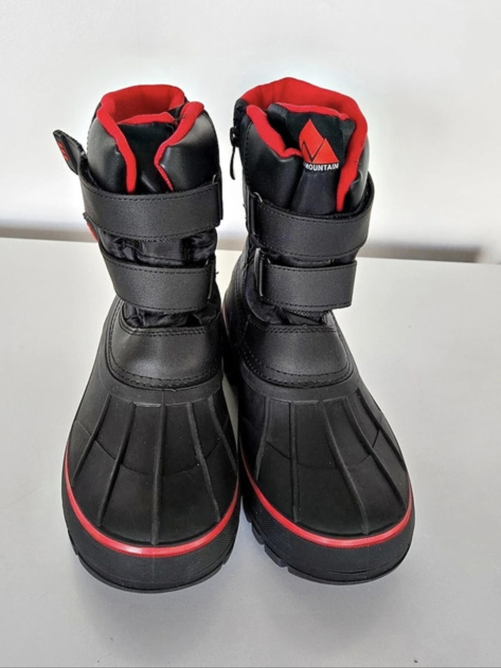 Nova Mountain Kids’ Winter Boots..Size 4. Brand New